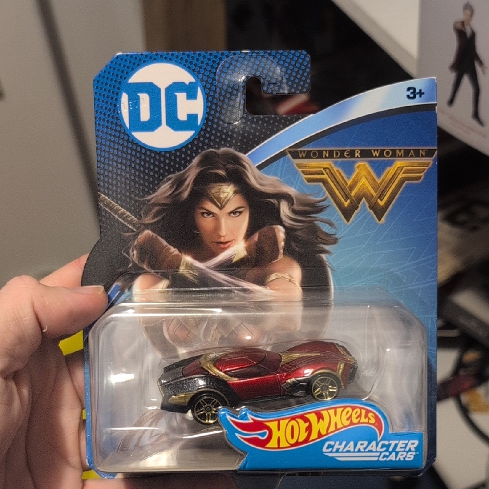 Hot Wheels Wonder Woman Character Car